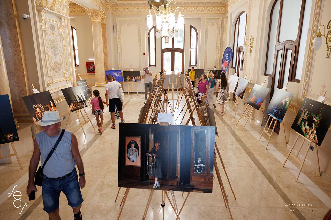 Finisajul expoziției Silviu Purcărete &ndash; 50 de ani de teatru va avea loc &icirc;n prezența regizorului, la Cazinoul din Constanța