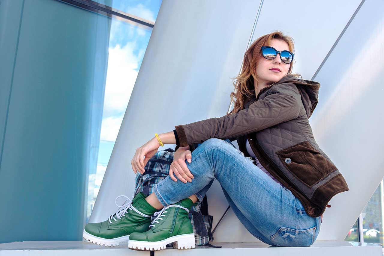 Intră &icirc;n stiluri &ndash; tendințe esențiale și piese atemporale pentru fiecare garderobă