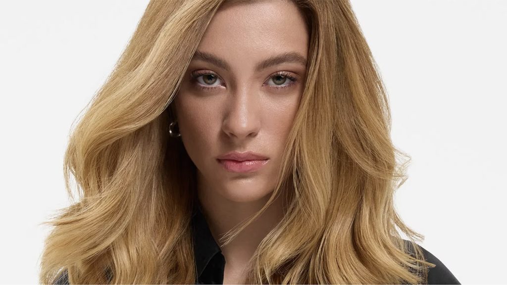 Wella Professionals lansează SMOOTHFILLER – noua tehnologie demi-permanentă care netezește, umple și restructurează părul