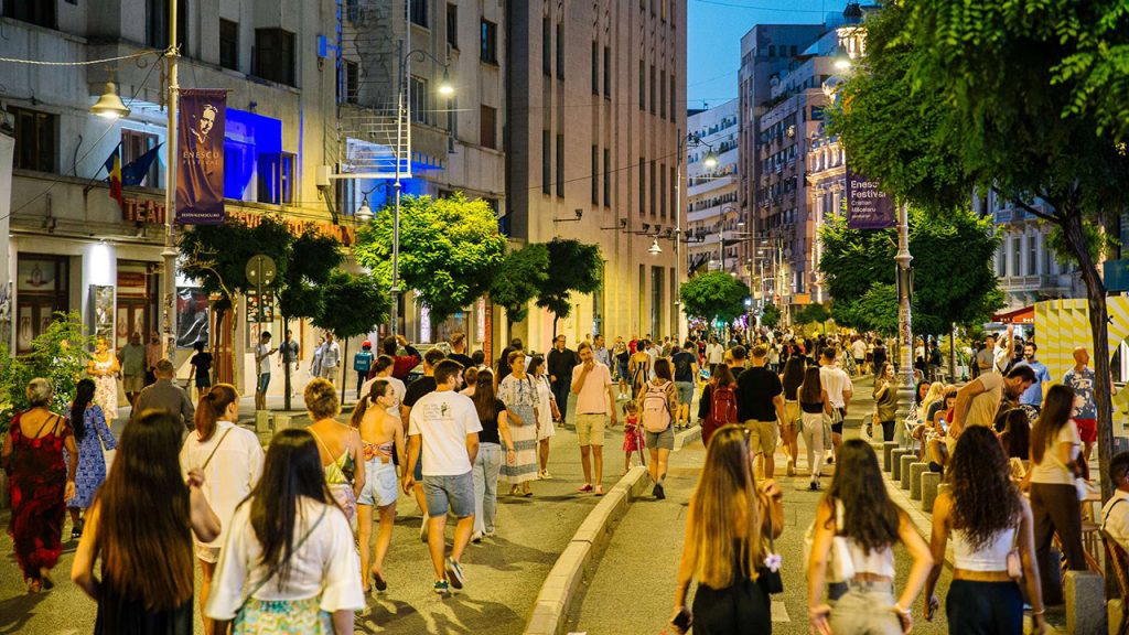 Primul weekend de toamnă la „Străzi deschise - București”: parade, sport și divertisment pentru toată familia