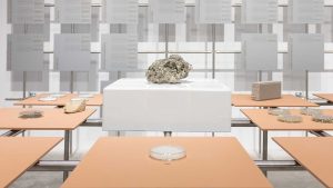 La FABER se deschide expoziția „Legături Chimice”
