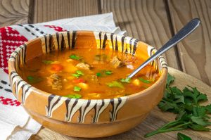 unde-ciorba-e-la-fel-de-bună-ca-îmbrățișarea-bunicii