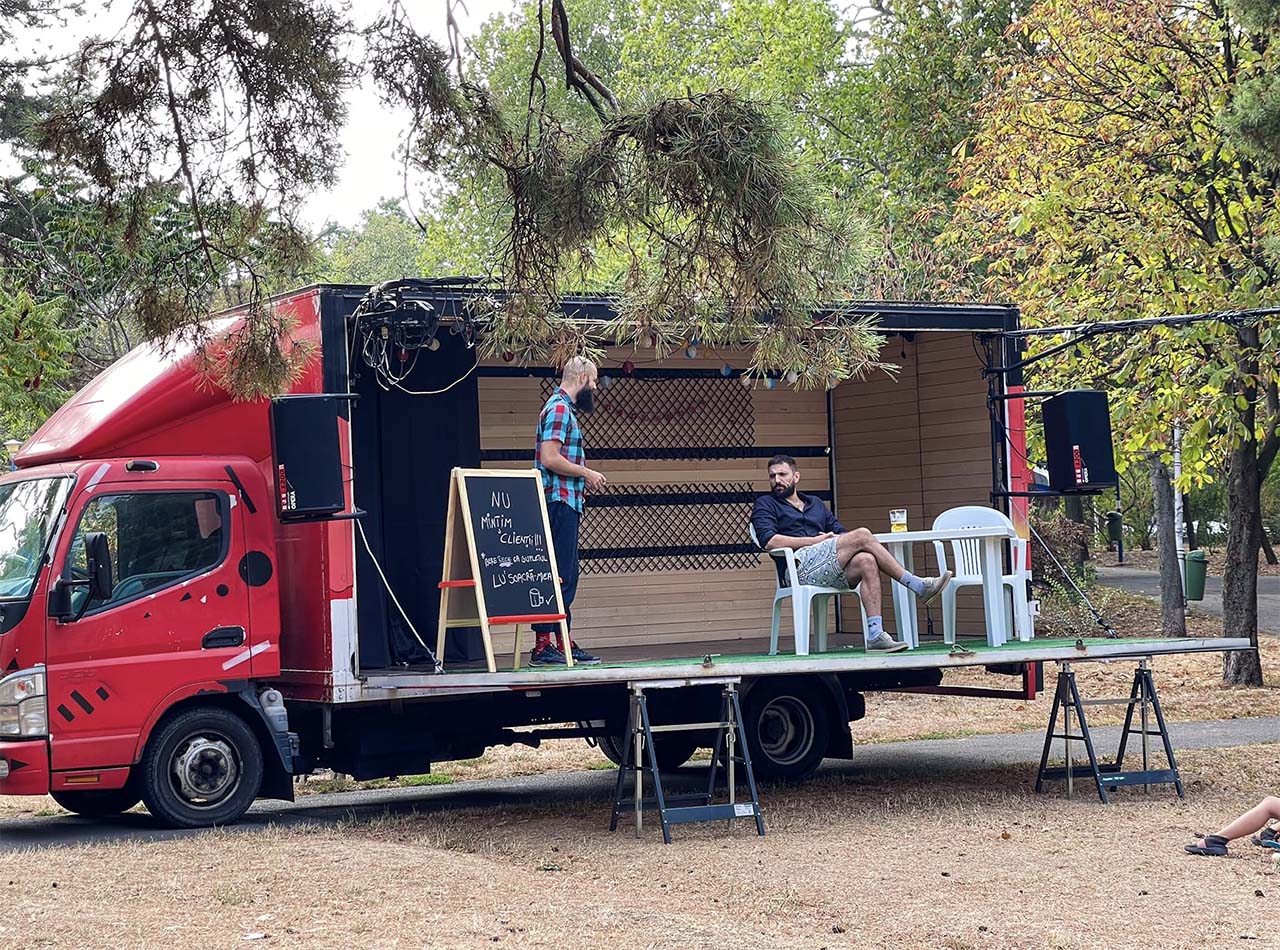 Teatru în aer liber pentru comunitate: „Act Urban” aduce spectacole gratuite în parcurile din Sectorul 1