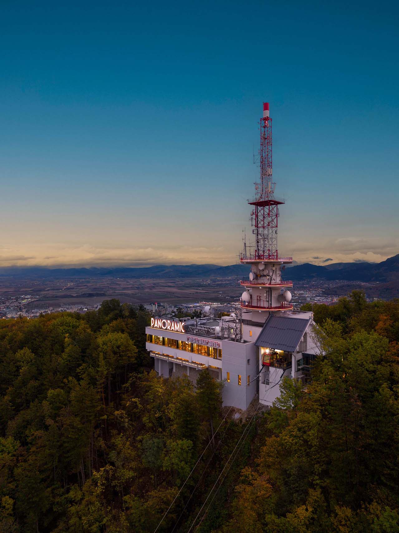 Telecabina T&acirc;mpa și Restaurantul Panoramic din Brașov se redeschid după modernizare