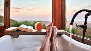 Skincare pentru femeile active: cum îți menții pielea curată și luminoasă atunci când faci sport