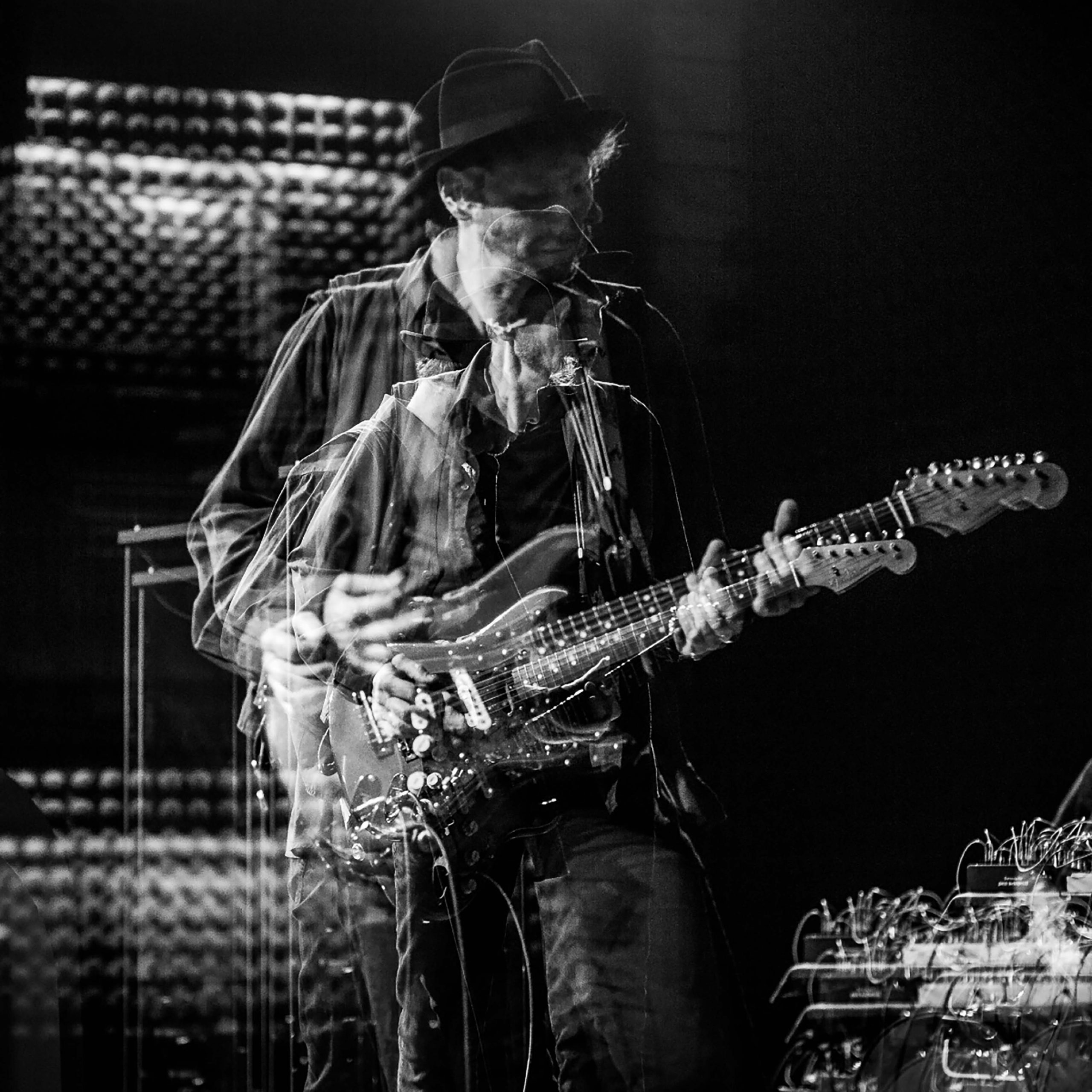 Analog Mania XIII transformă muzica în laborator experimental