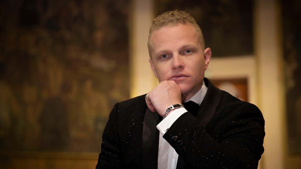 Tenorul ŞTEFAN von KORCH aduce VALSURI CELEBRE pe 15 octombrie la Sala Dalles în stagiunea Musical Extravaganza