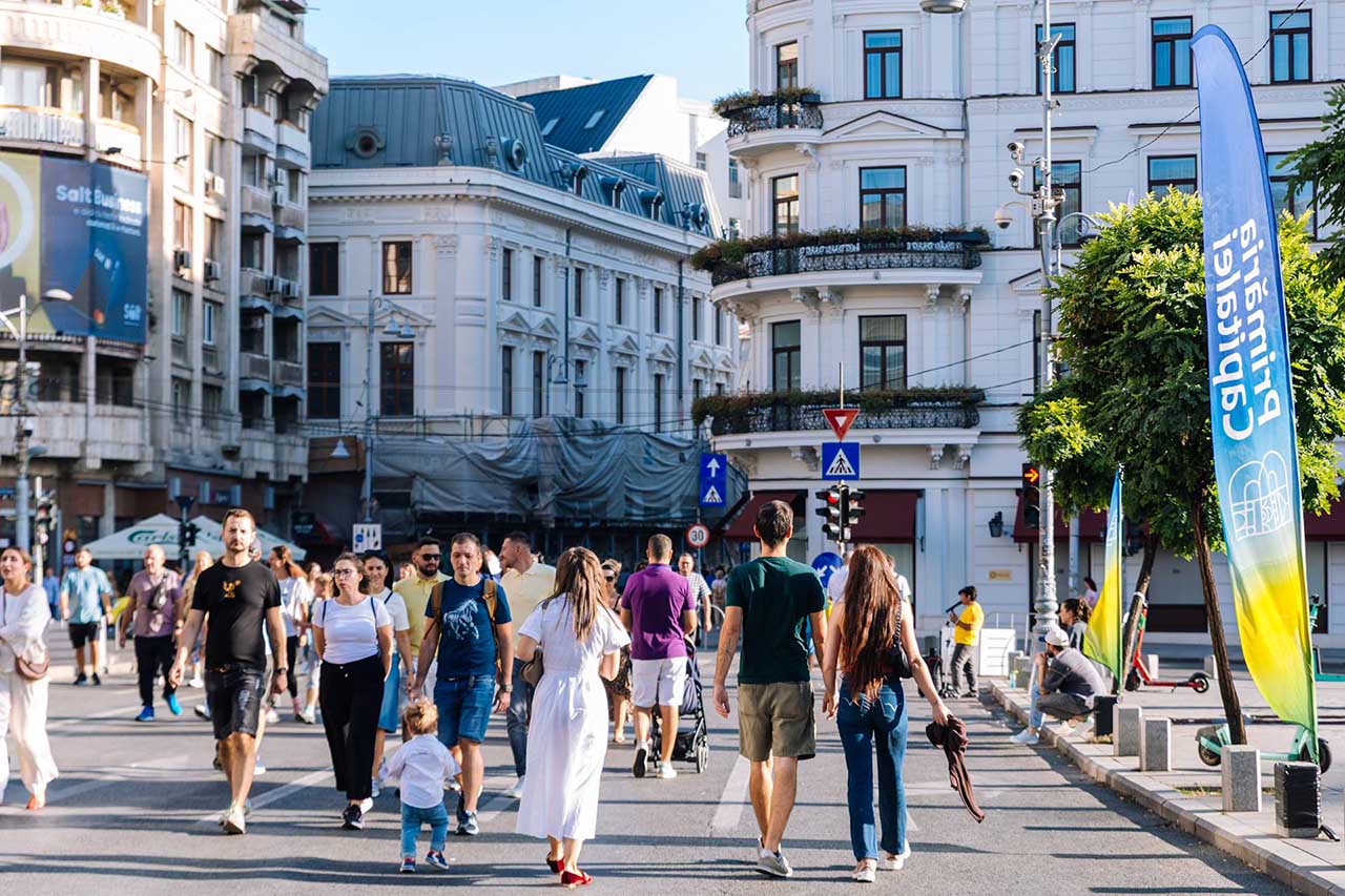 Ultimele două weekenduri „Străzi Deschise”: distracție pentru toată familia și o nouă ediție spectaculoasă a Festivalului Internațional al Luminii - Spotlight