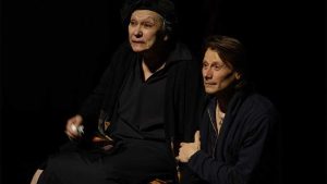 Regina Mamă, Comedie din greșeală, Antiportret de familie și Dragi părinți, pe scenele din București, Craiova și Iași în ultimul weekend al lunii octombrie