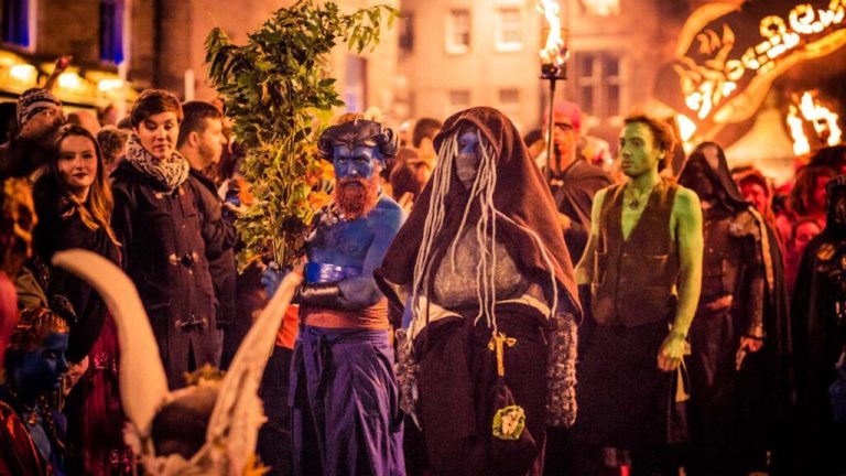 Ce legătură are Halloween-ul cu Irlanda și de ce merită să-l trăiești cu un whiskey irlandez