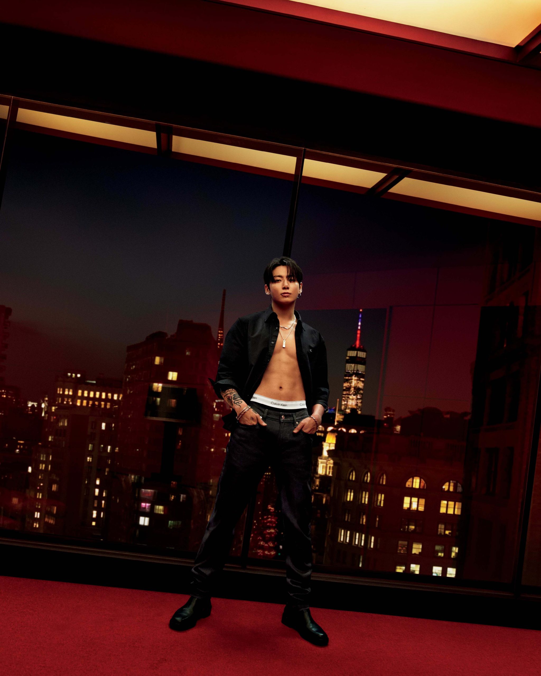 Jung Kook din trupa BTS este imaginea noii campanii Calvin Klein, prezent&acirc;nd cele mai noi modele de denim&nbsp;