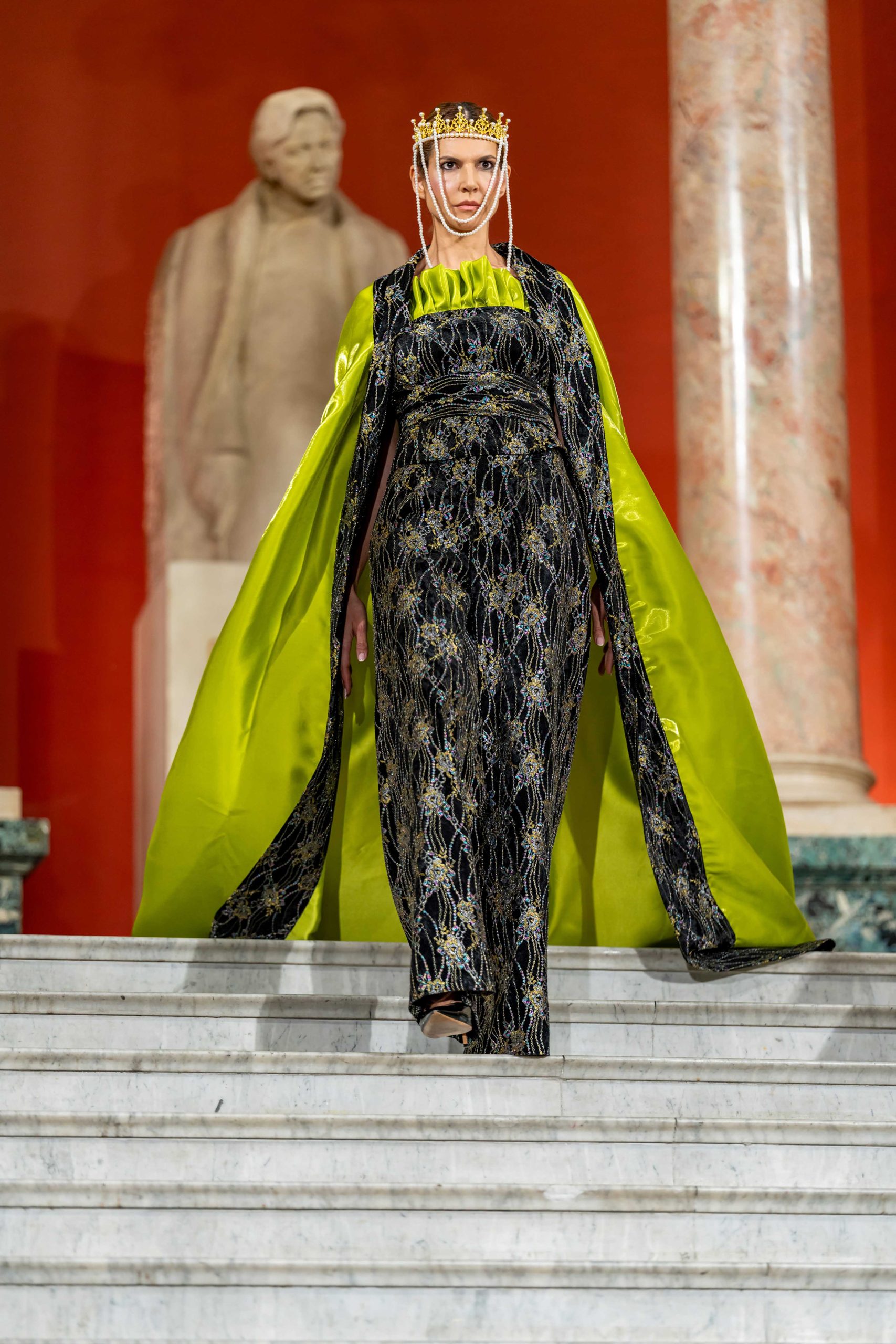 Colecția “Chipurile Mariei, Regina României” By Alin Gălățescu