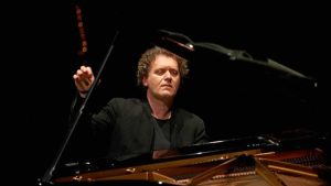 De la baroc la contemporan: DIALOGURI între epoci muzicale cu pianistul Andrea Lucchesini în Festivalul Meridian XX – Sonimagicon