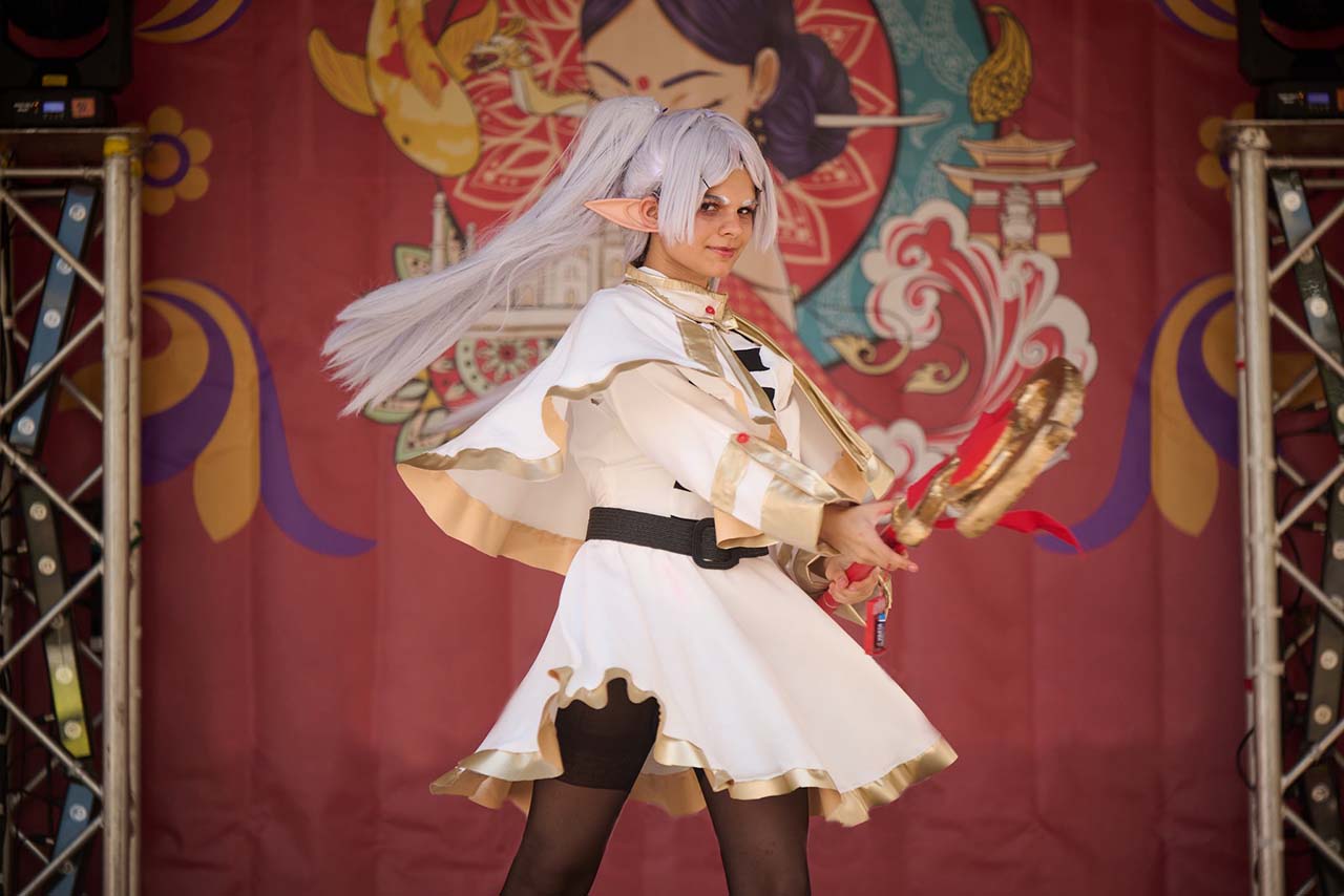 Dracula Fantasy Con 2025 aduce magia fanteziei la Brașov, cu competiții de gaming, board games, cosplay și artiști vizuali