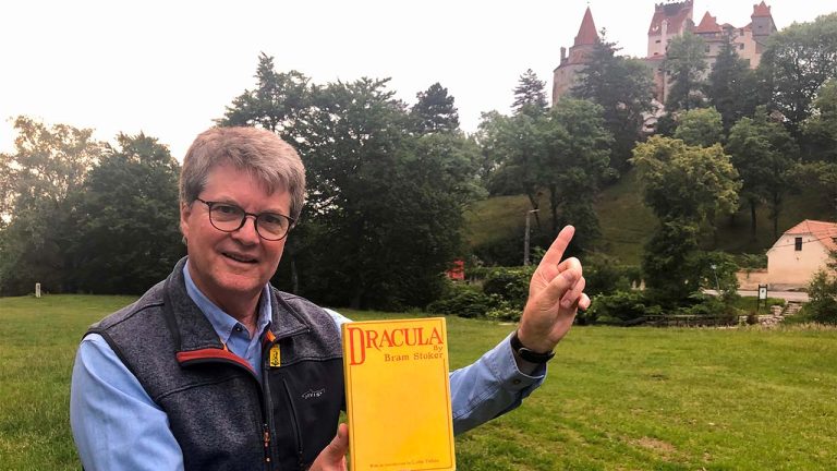 Dacre Stoker: „Este în natura umană să vrem să aflăm mai multe despre ceea ce ne este necunoscut”