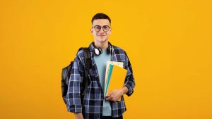Elevii români pot învăța de la profesioniști din Italia: start la înscrieri în programul „Mentorat pentru succes"