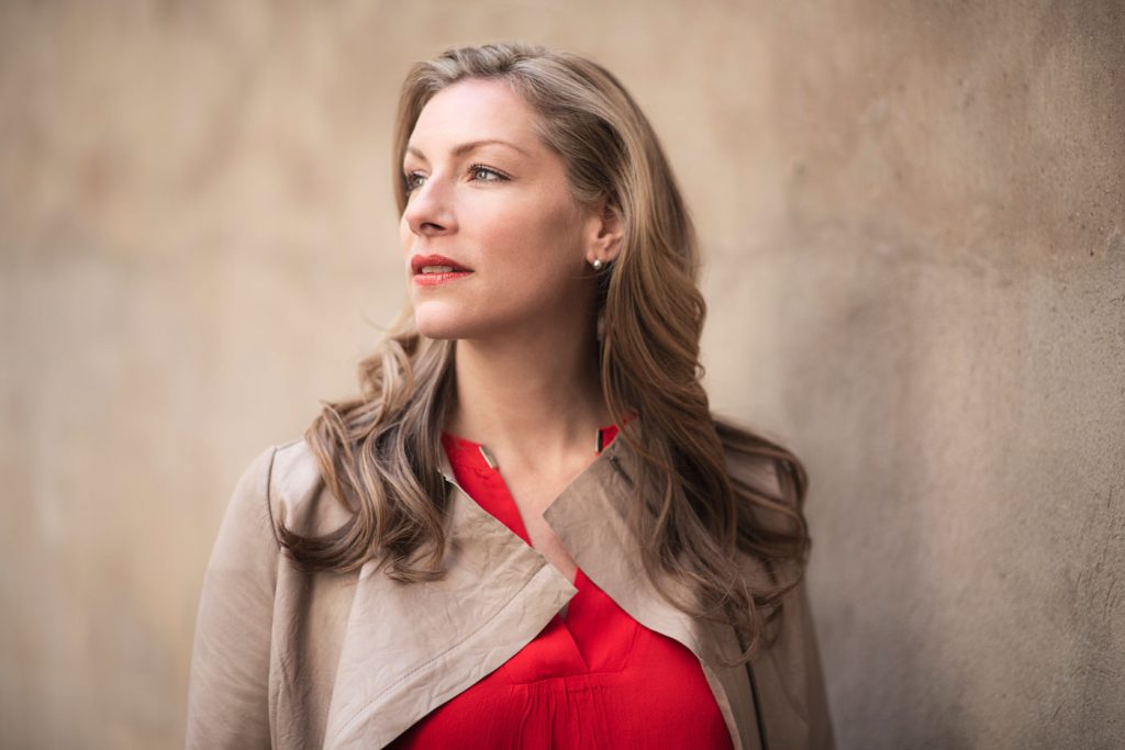 Jennifer Holloway interviu 2025