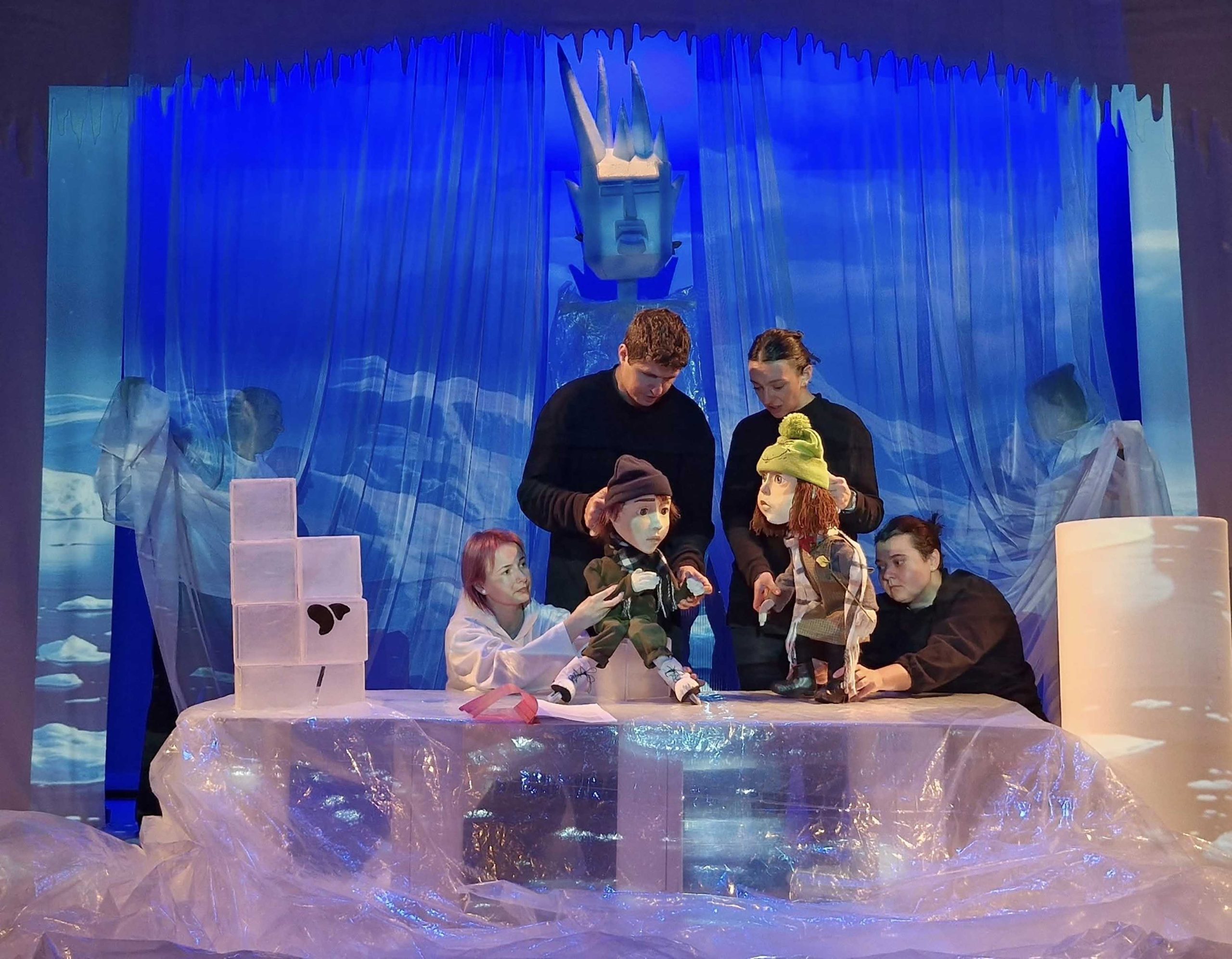 &bdquo;Poveste de iarnă&rdquo; &icirc;n premieră la Teatrul Arlechino