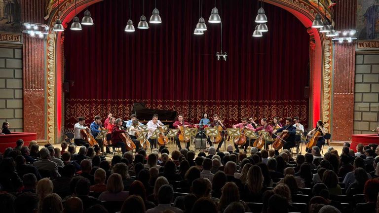 Violoncellissimo, în al 7-lea turneu naţional, a cucerit publicul din întreaga țară. Turneul Național Clasic la puterea a treia se încheie la Iași, pe 8 noiembrie, la Palatul Culturii