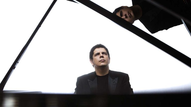 Pianistul spaniol Javier Perianes cântă Chopin la Sala Radio