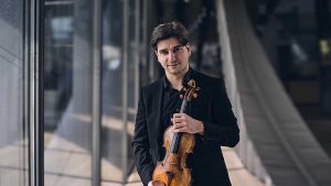 Vlad Stănculeasa, unul dintre marii violoniști români aplaudați în străinătate, este invitat la Sala Radio