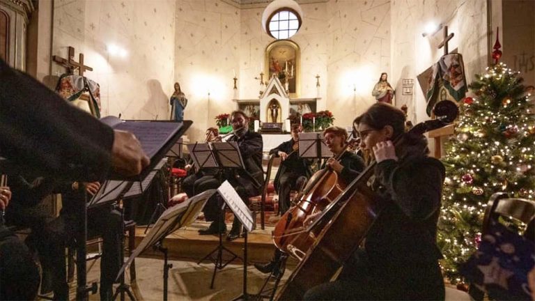 Magia sărbătorilor revine în satul Charlottenburg, singura așezare construită în formă rotundă din România