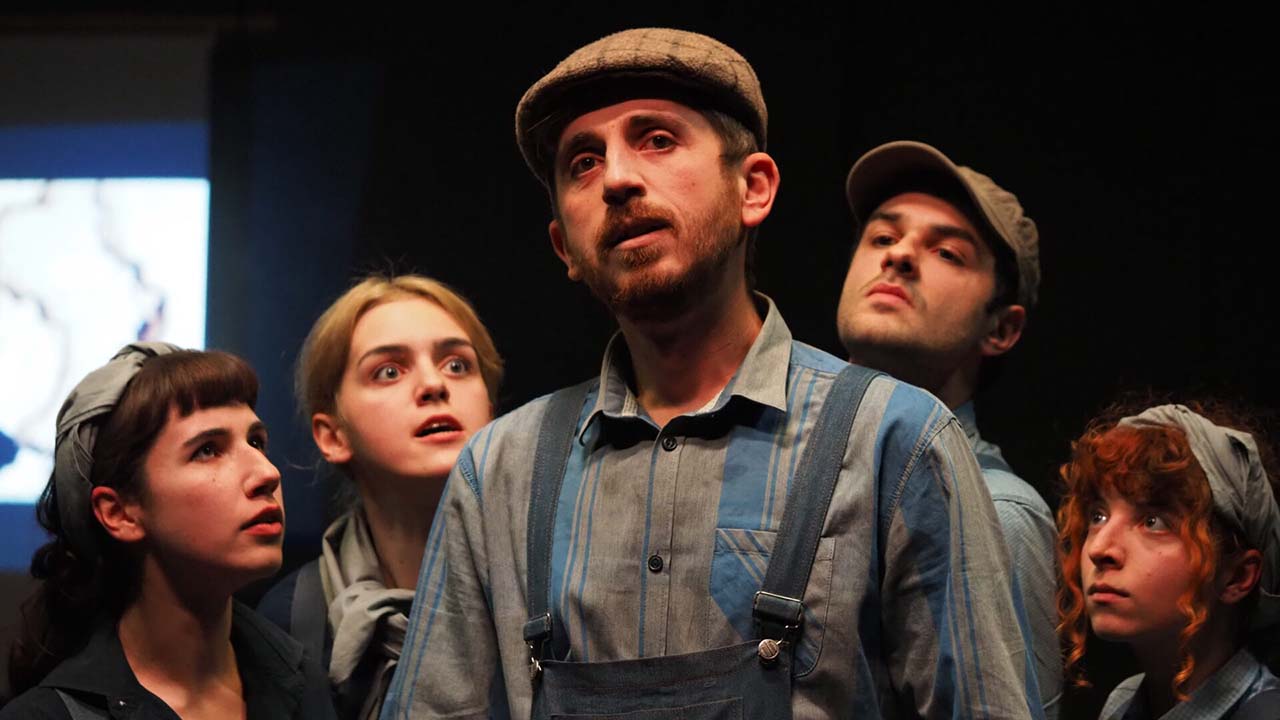 Stagiunea de teatru politic: „Oameni și arme”