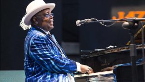 Kenny „Blues Boss” Wayne, the king of boogie-woogie, în premieră în România la Brașov