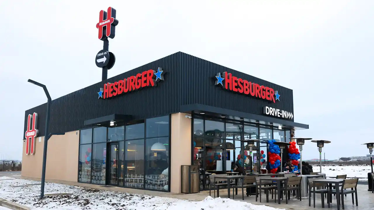 deschiderea-restaurantului-hesburger-n-cosmopolis-plaza