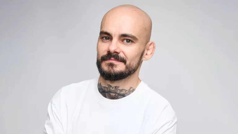 Lucian Tătar: „Un ac în piele este total diferit de desenul pe hârtie”