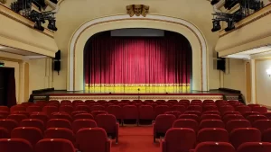 Programul Operei Brașov în februarie 2026 include opere, operetă, balet și recitaluri în foaier