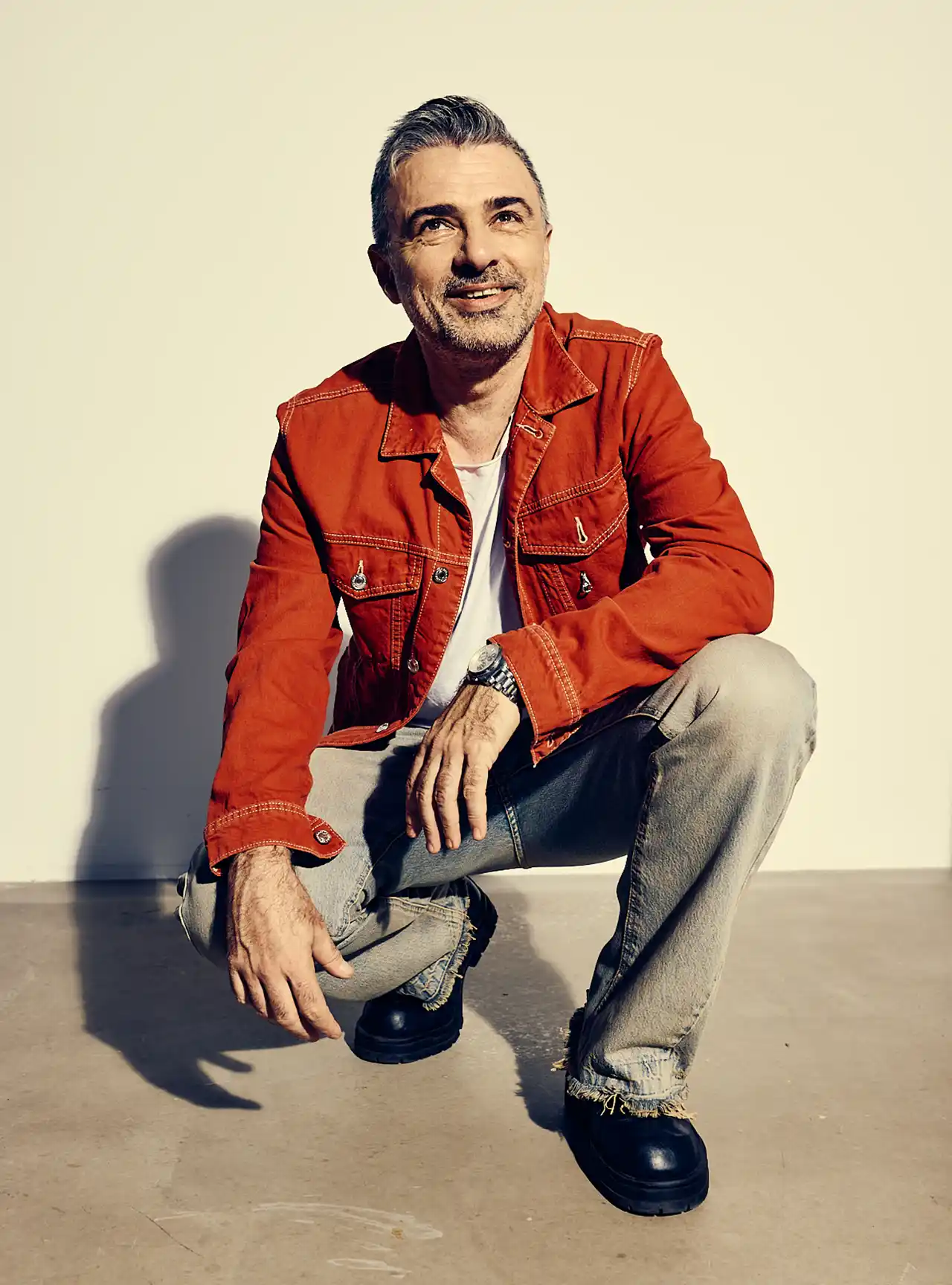 O discuție cu CORNEL ILIE despre „Suflet Digital” și VUNK în 2088, despre tehnologie, copii și dor