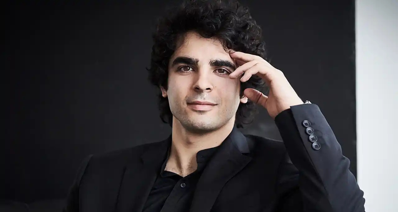 Multipremiat internațional, pianistul italian Giuseppe Guarrera cântă Ceaikovski la Sala Radio
