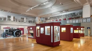 Finisaj și tur ghidat al curatorilor în expoziția „Răsucirea. Triumful provinciei, amurgul imperiilor” — MNAC București, 26 februarie 2026 