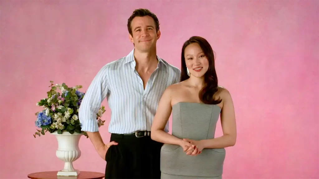 Vedetele Bridgerton se întâlnesc cu fanii din România la Balul Mascat Bridgerton din București