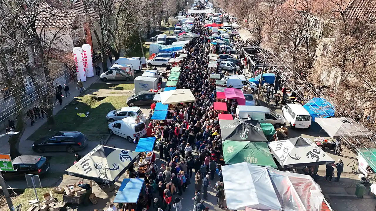 Slaninijada - Cifre impresionante și mii de rom&acirc;ni, weekendul acesta, la Festivalul Slăninii din Serbia