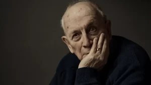 O legendă vie a literaturii britanice: Alan Garner și romanul Vrăjitor Rătăcitor, acum în limba română