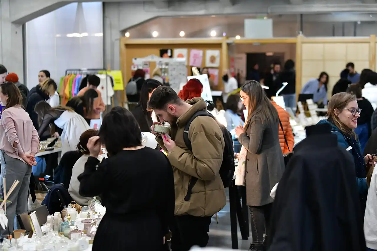 Mezanin Market deschide sezonul t&acirc;rgurilor din 2026. Aproape 400 de creatori locali sunt așteptați la peste 20 de evenimente &icirc;n acest an