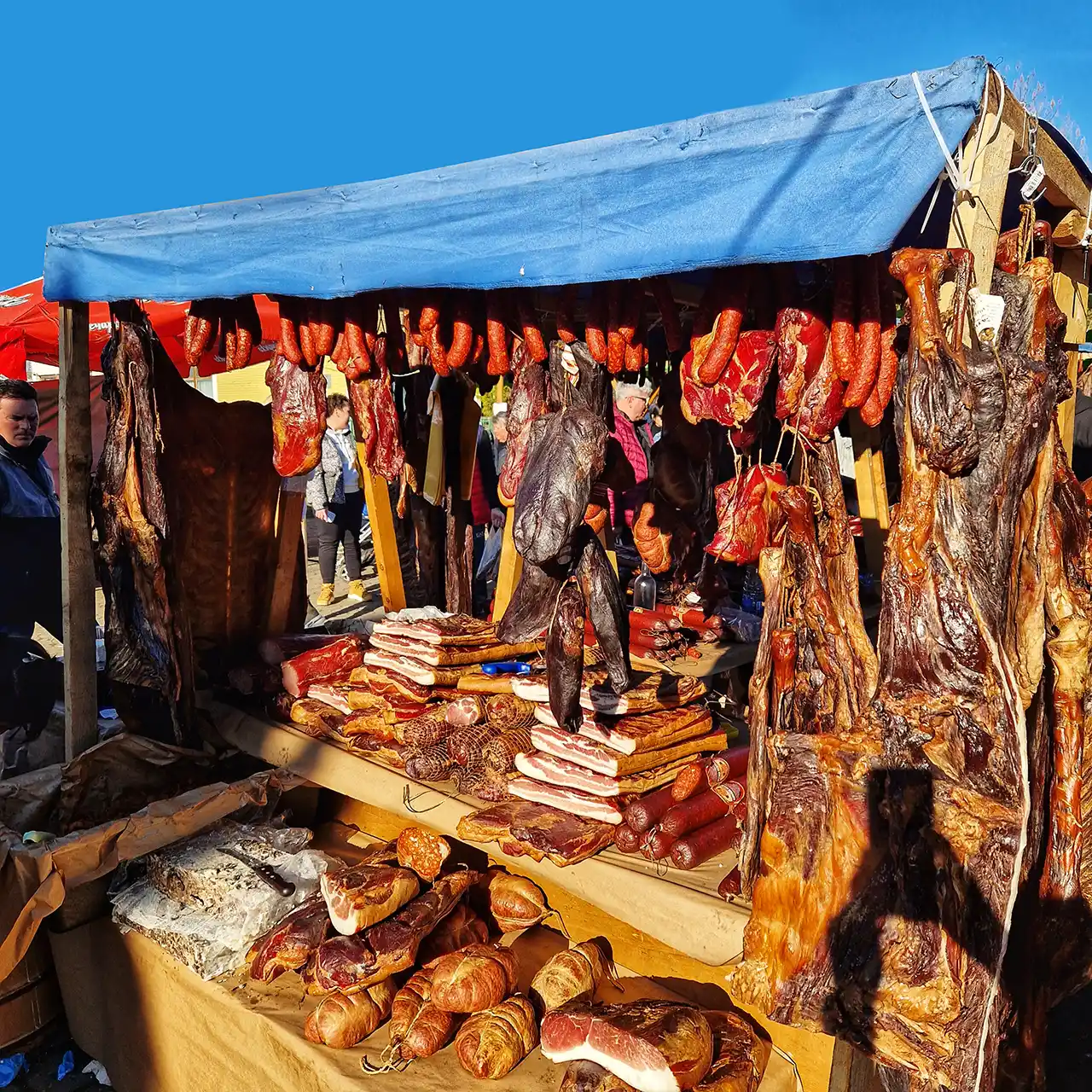 Slaninijada - Cifre impresionante și mii de rom&acirc;ni, weekendul acesta, la Festivalul Slăninii din Serbia
