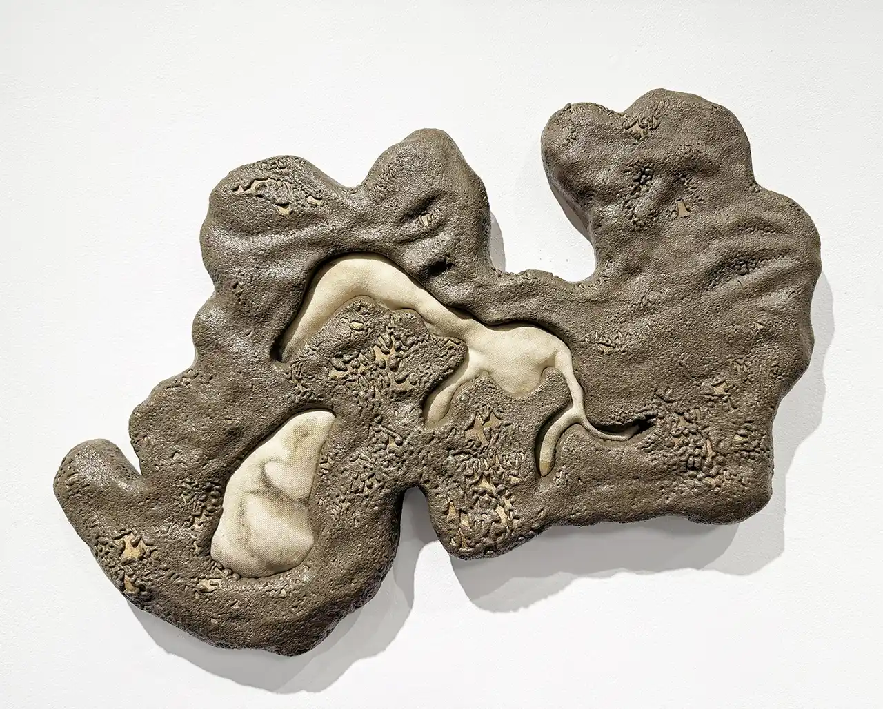 Poetry makes nothing happen. Artiști vizuali din Varna expun la Centrul Ceh din București, la prima &icirc;nt&acirc;lnire Eforie Colorat Meet&Greet