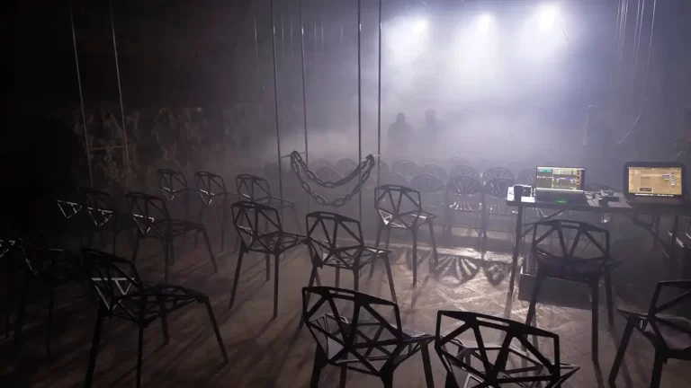 Poetry makes nothing happen. Artiști vizuali din Varna expun la Centrul Ceh din București, la prima întâlnire Eforie Colorat Meet&Greet