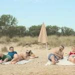Regizoarea Cecilia Ștefănescu vine la Iași alături de actrița Bianca Cuculici pentru filmul „Un loc sigur”