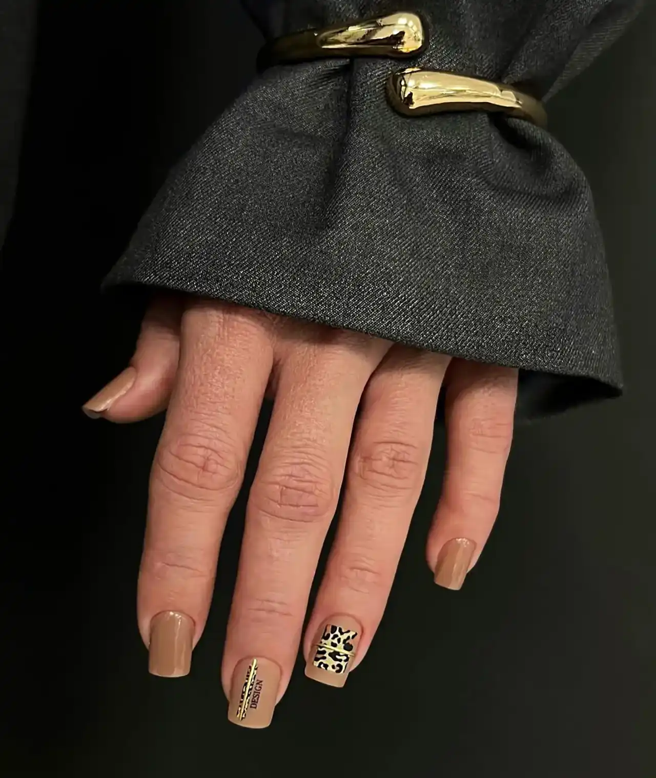 Manichiură realizată de Roxana Bența - Nail Artist OPI
