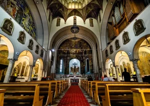 Turneul SoNoRo Conac ajunge pentru prima dată la Biserica Italiană din București și Palatul Lloyd din Timișoara