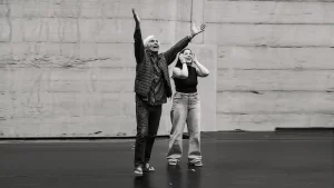 Eugenio Barba încheie microstagiunea BARBA 90 la Teatrul Grivița 53 cu „Fiesta” – Theatre Neighbourhood Welcome Feast, o întâlnire unică între artiști și comunitate