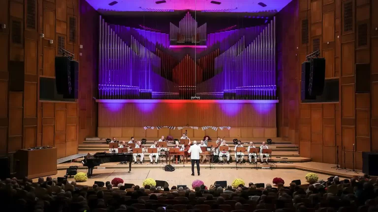 Laureaţi ai Festivalului Naţional de Romanţe „Crizantema de aur” la Sala Radio