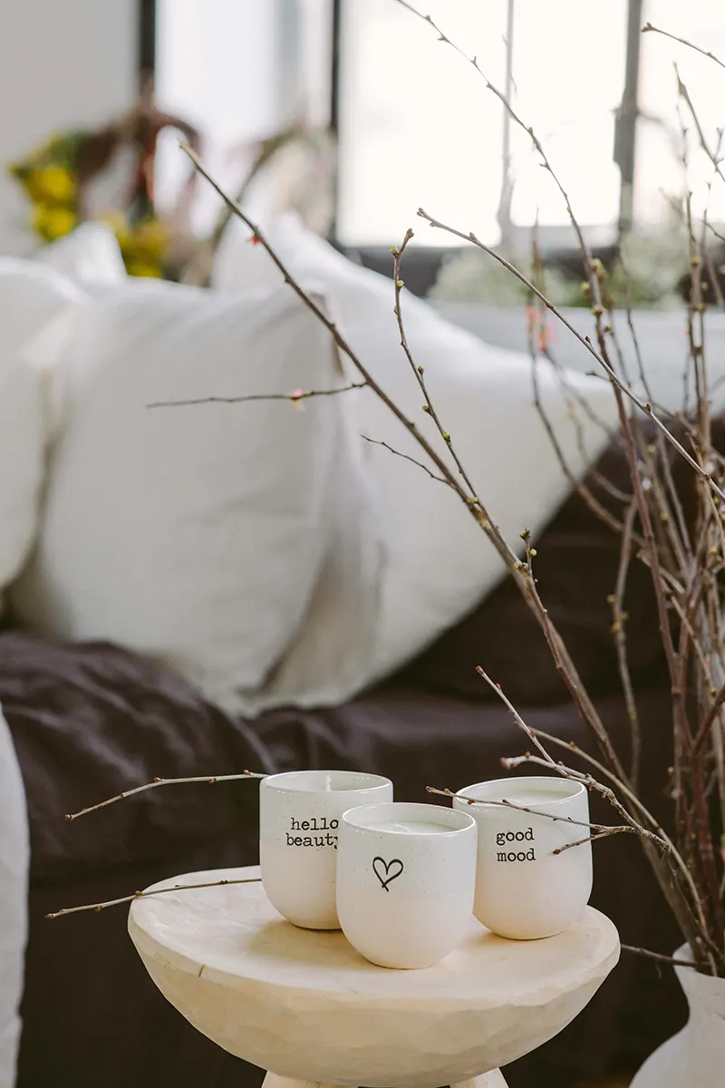 lumânări parfumate din ceară de soia Cup & Candle în cești vintage