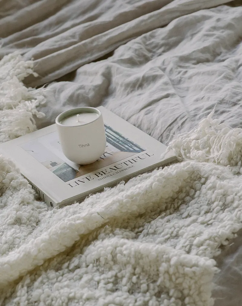 lumânări parfumate din ceară de soia Cup & Candle în cești vintage