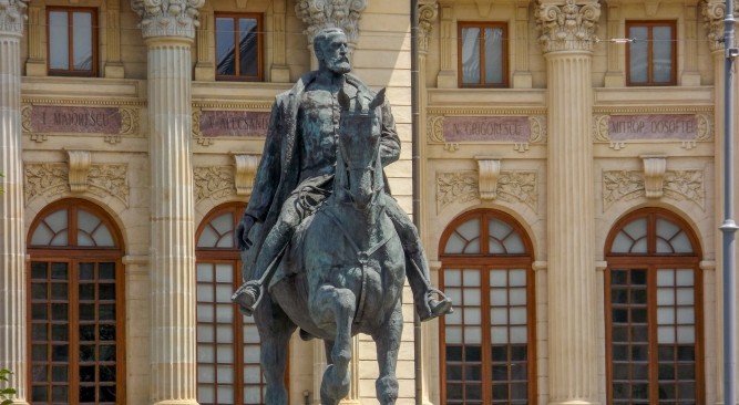 Tur ghidat pentru adolescenţi – Descoperă Calea Victoriei | Fundația Calea Victoriei @ Ateneul Român