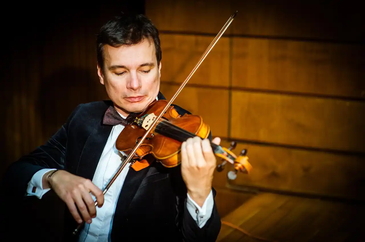 Alexandru Tomescu c&acirc;ntă Bach la Sala Radio